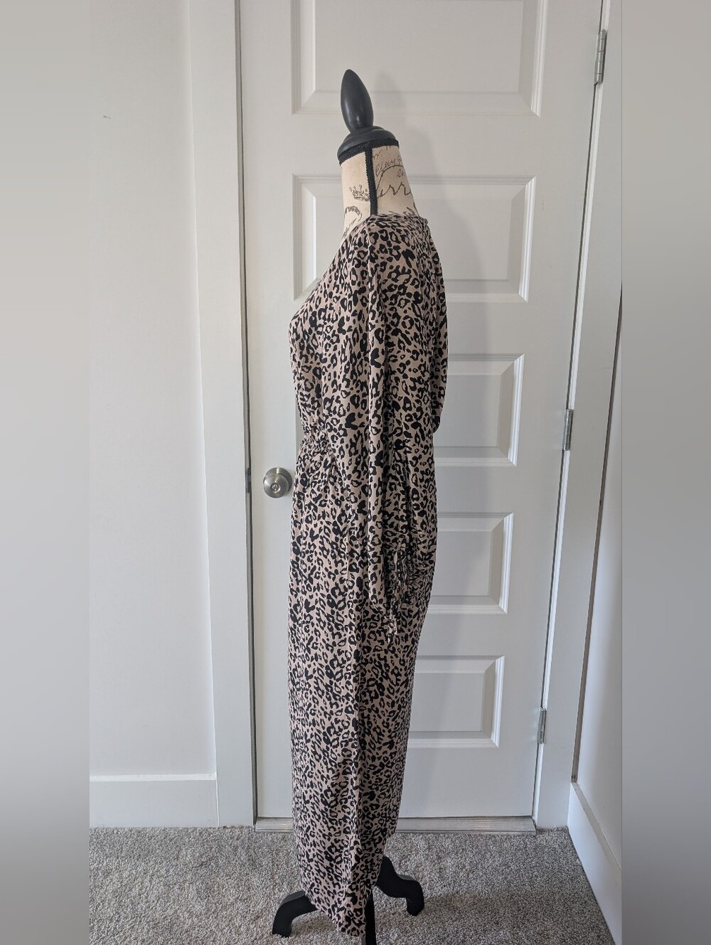 Umgee Leopard-Print V-Neck Jumper in Beige and Black Size M - Picture 2 of 11